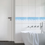 Imagen de 011012 LISTELO VETRO AZUL BAÑO 8X25 (602883) COCEMEX